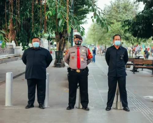 guard-and-housekeeping-img